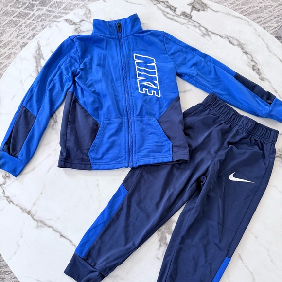 Nike Kids Blue and Navy Jogger Set - Picture 3 of 7